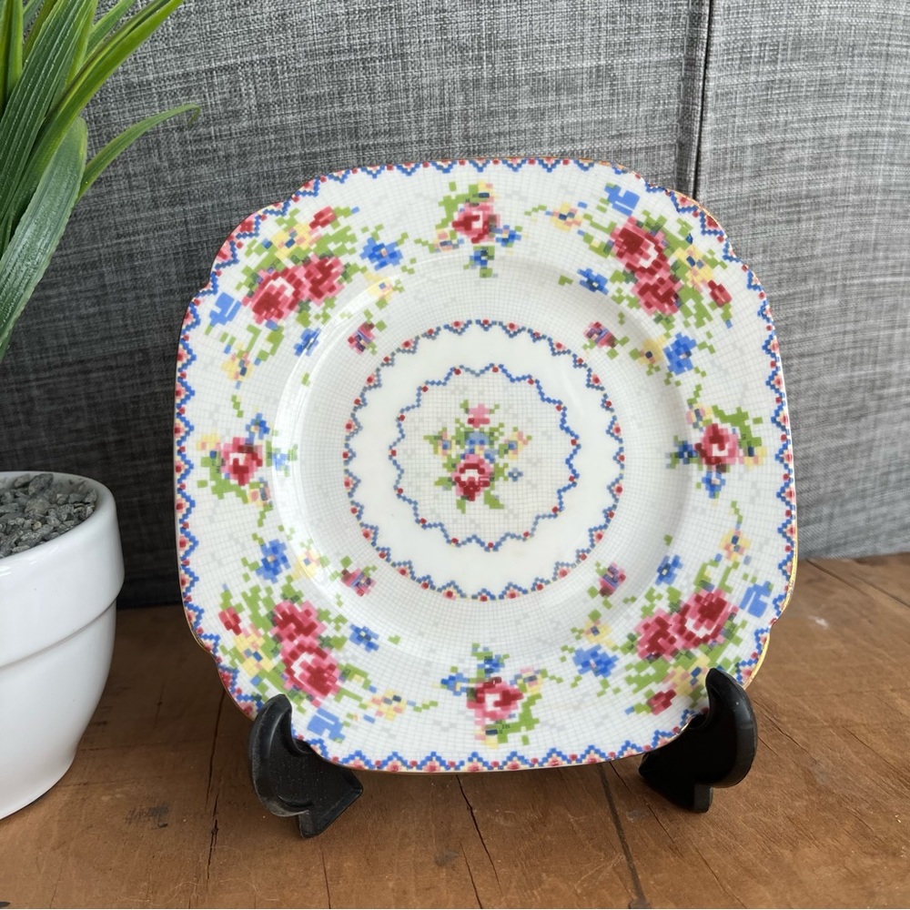 Vintage Royal Albert Bone China PETIT POINT
#778676 Cookie Dessert Plate England